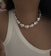 Load image into Gallery viewer, Coral Necklace