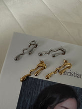 Load image into Gallery viewer, Quinn Earrings