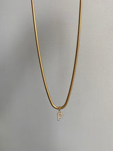 Load image into Gallery viewer, Siannese Initial Necklace