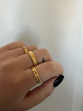 Load image into Gallery viewer, Poppy Ring