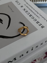 Load image into Gallery viewer, Belle Ring