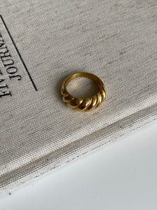 Croissant Ring