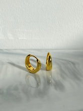 Load image into Gallery viewer, Gigi Hoops
