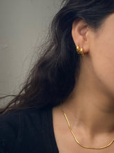 Load image into Gallery viewer, Gigi Hoops
