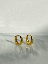 Load image into Gallery viewer, Gigi Hoops
